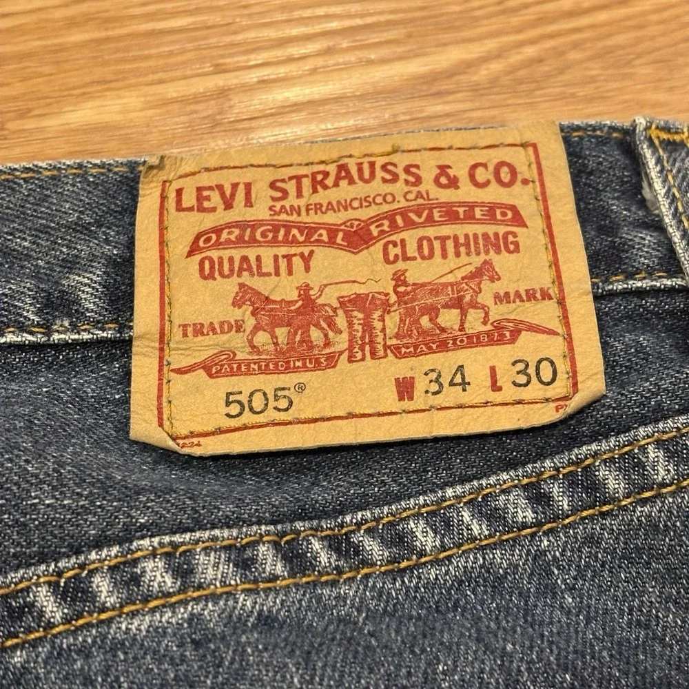 Vintage Levi's 505 Jeans 34x30 (Fits 32x30) Blue‎ Denim Medium Wash Relaxed Y2K